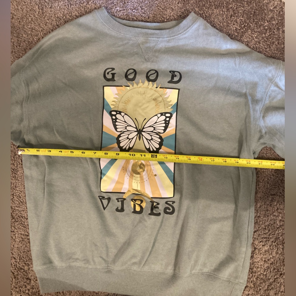 💰5/$10 Good vibes sage green sweatshirt - Picture 5 of 6